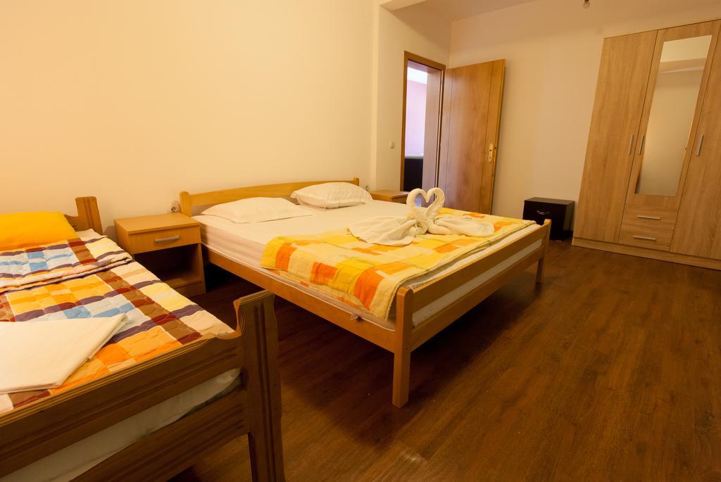 Art I Apartments Улцинь Экстерьер фото
