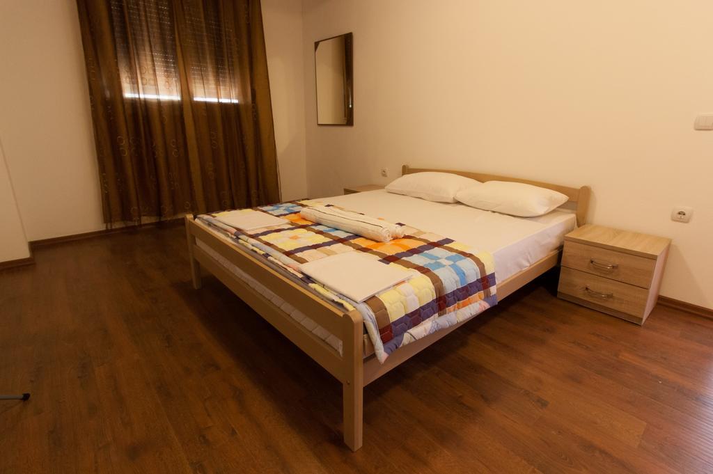 Art I Apartments Улцинь Экстерьер фото