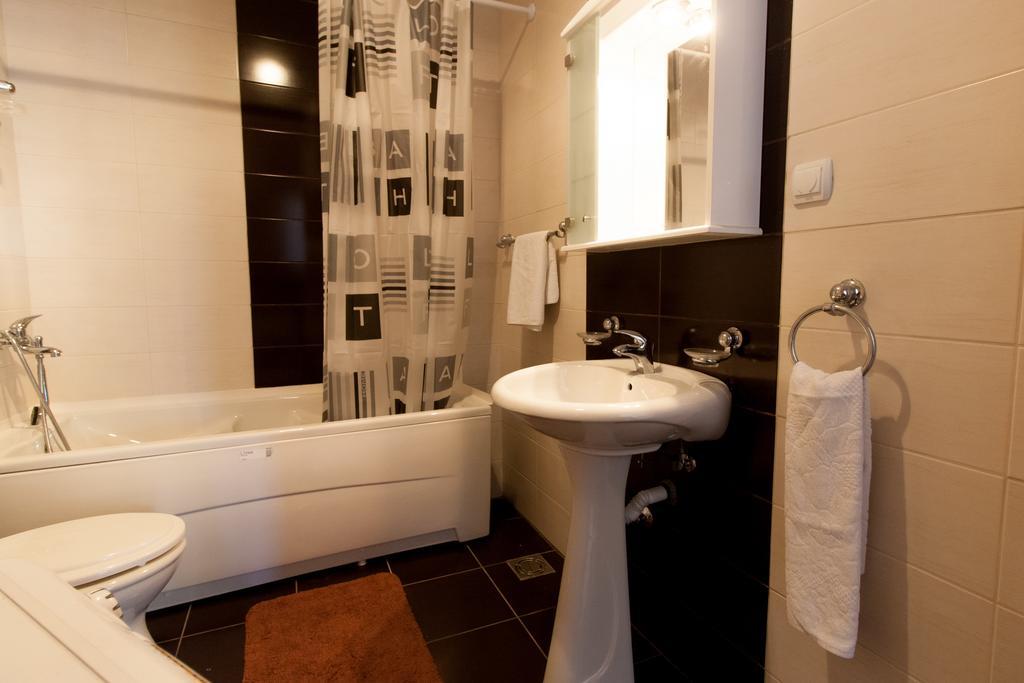 Art I Apartments Улцинь Экстерьер фото