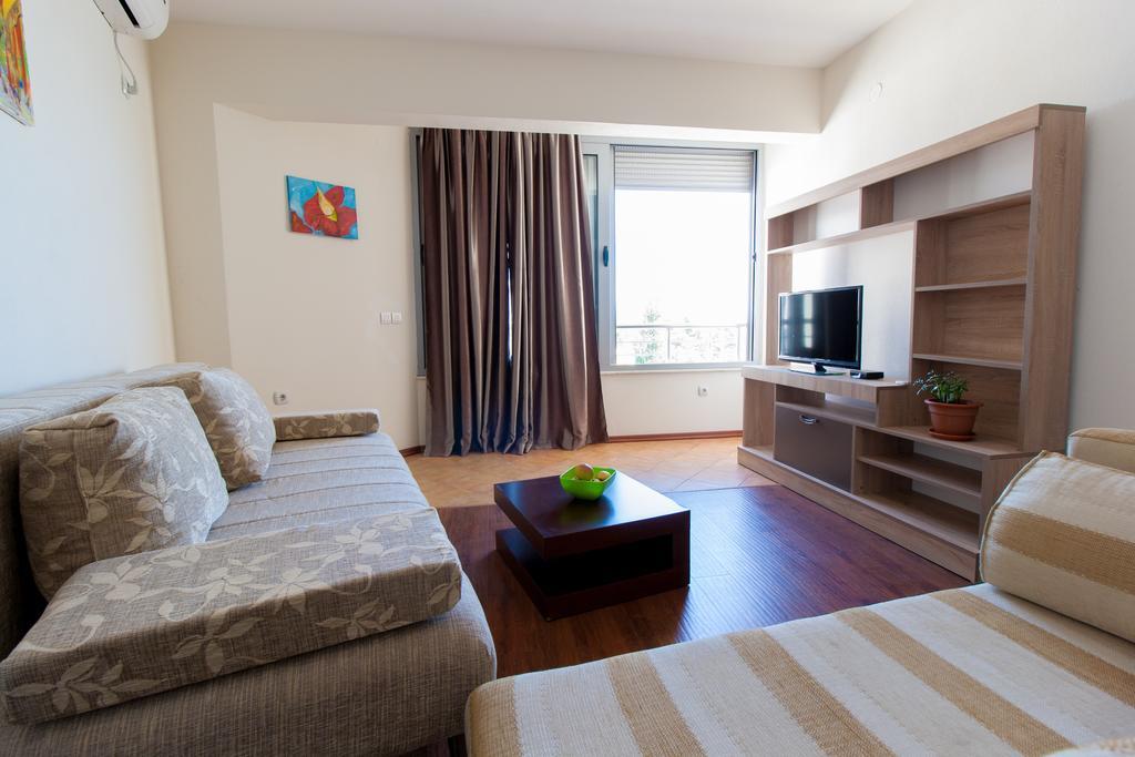 Art I Apartments Улцинь Экстерьер фото
