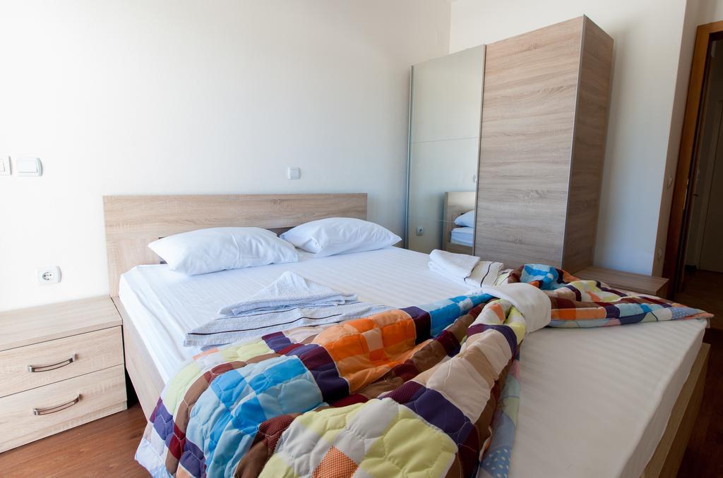 Art I Apartments Улцинь Экстерьер фото