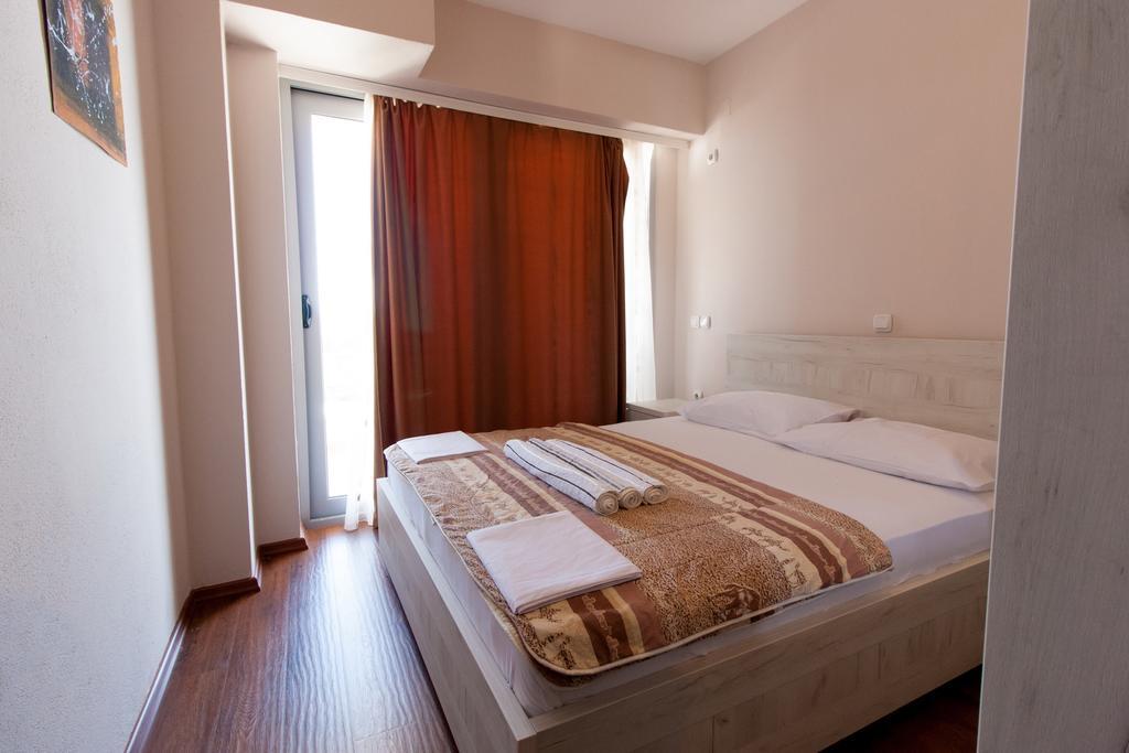 Art I Apartments Улцинь Экстерьер фото