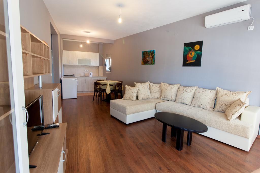 Art I Apartments Улцинь Экстерьер фото