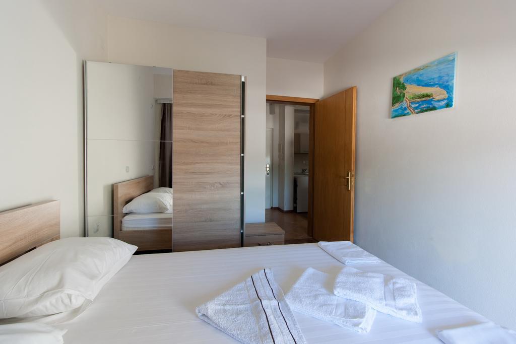 Art I Apartments Улцинь Экстерьер фото