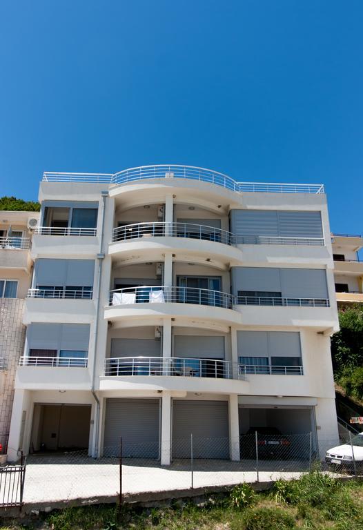 Art I Apartments Улцинь Экстерьер фото
